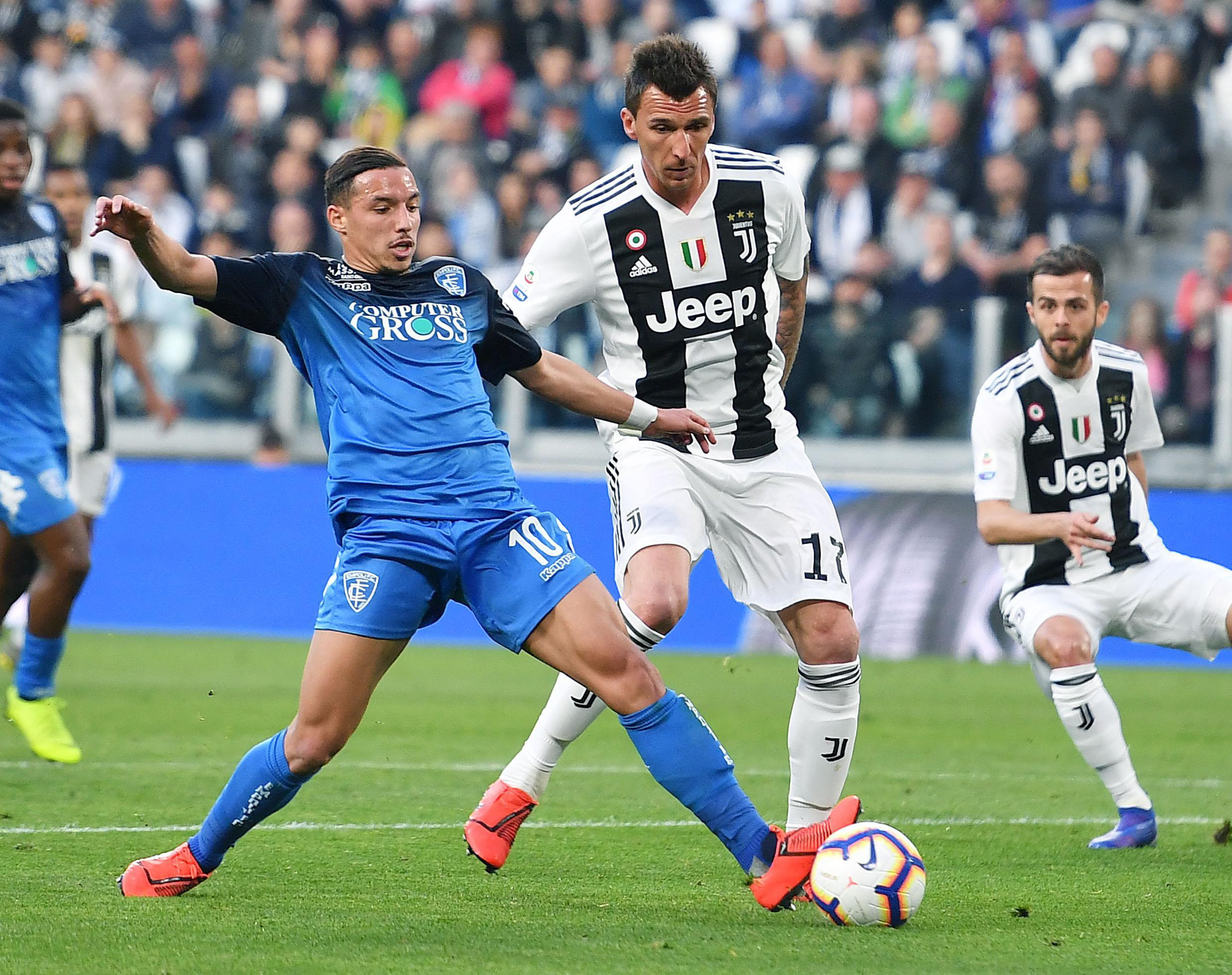 意大利杯16强综述：AC米兰从容应战内战称雄，博洛尼亚双线作战疲态尽显（意大利杯16强回顾：AC米兰稳健晋级内战称王，博洛尼亚双线疲态显露）