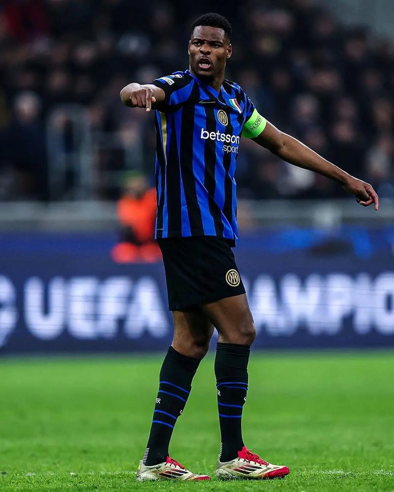 亚冠焦点：柔佛新山VS上海海港，生死战前双方态势剖析（亚冠生死战前瞻：柔佛新山对阵上海海港，双方形势深度解读）