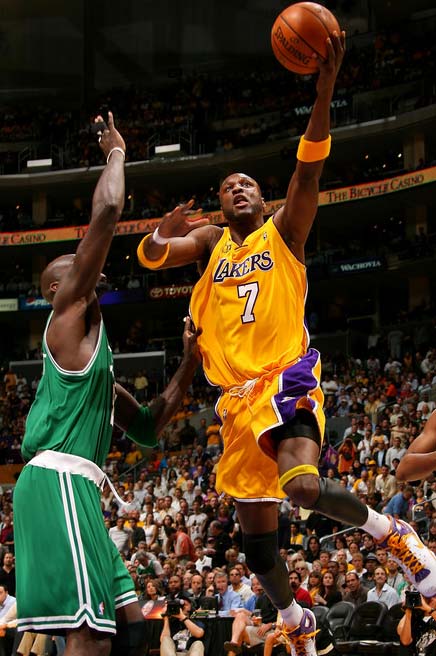 官方：洛杉矶FC与38岁门将洛里续约至2026年，含1年续约选项（官宣：洛杉矶FC与38岁门将洛里续约至2026年，合同附带1年延长选项）