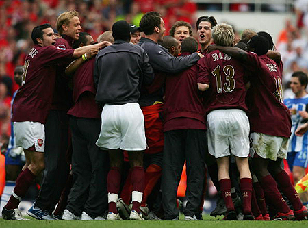 国足主帅李铁称无法选中报复球队