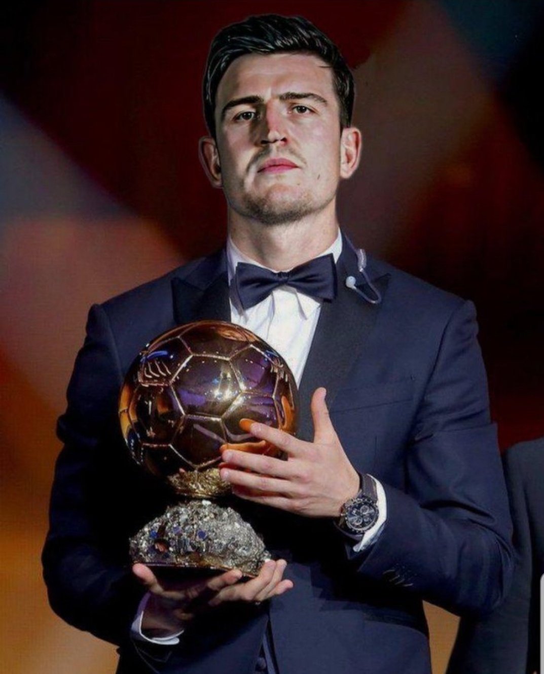 C罗前队友：C罗能踢到100岁！不喜欢梅西就不喜欢足球！（C罗昔日队友：C罗能踢到百岁！不喜欢梅西就不是足球迷！）